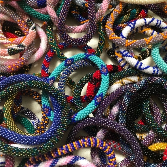 Sashka Co Enthusiasm Bracelet Black& Iridescent - Picture 3 of 3